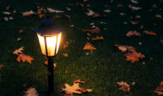 How to Choose Solar Floor Lights for Outdoor Spaces: A Buyer's Guide